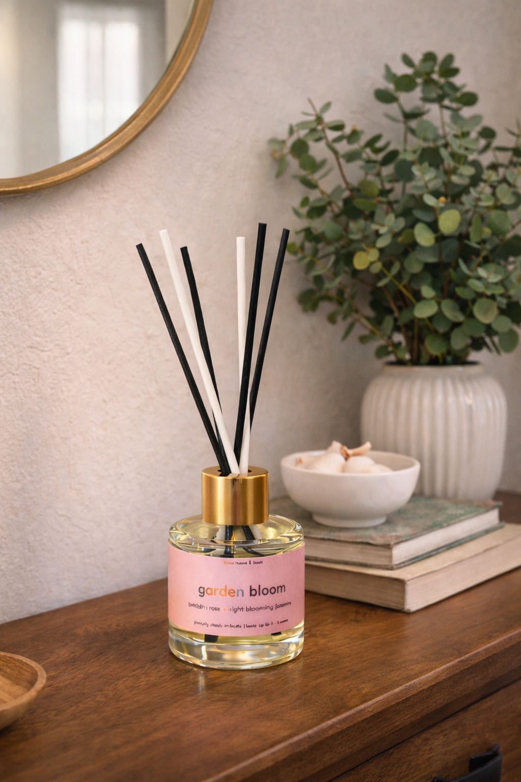 Are Reed Diffusers Better Than Candles or Electric Diffusers?