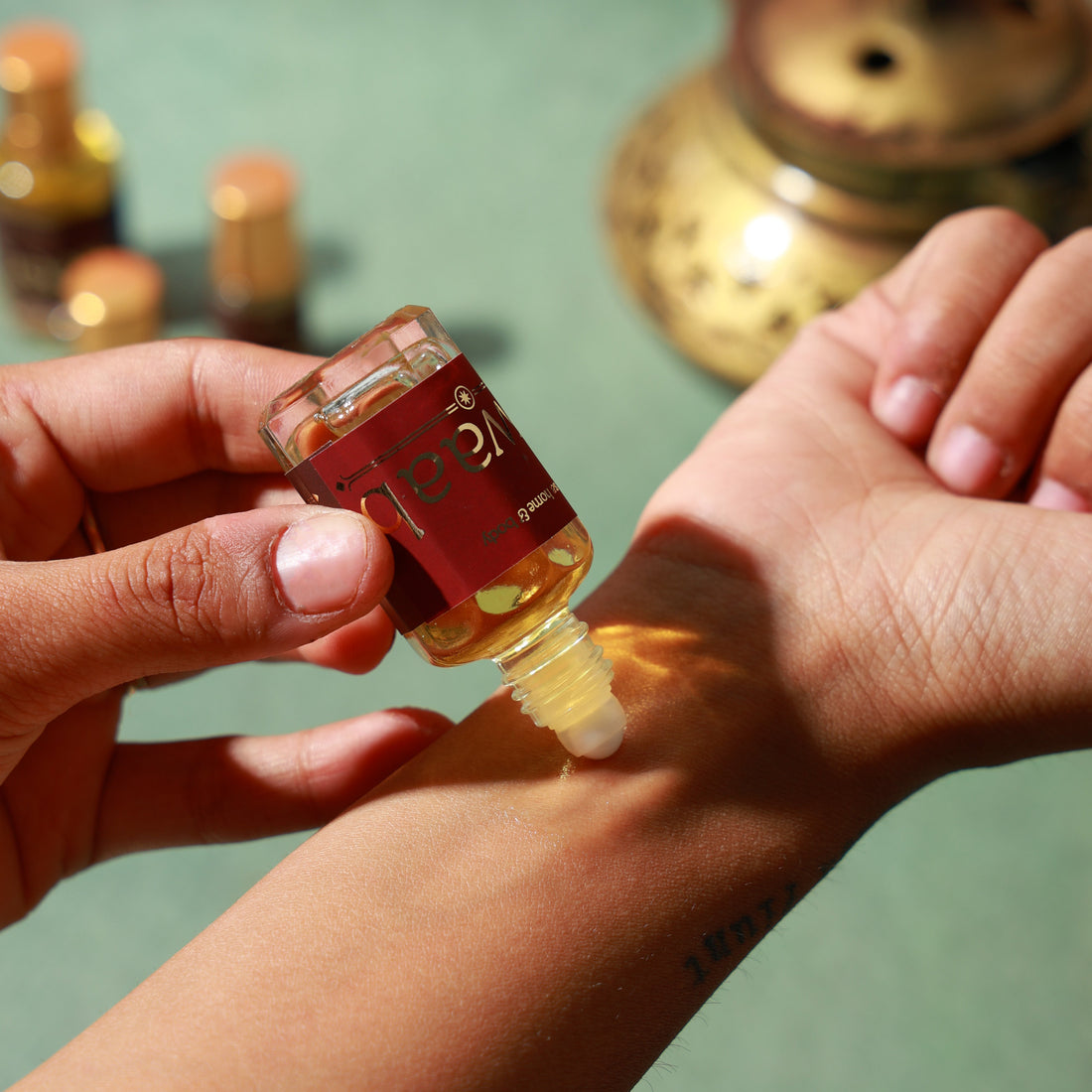 Solid perfume vs spray perfume: pros and cons compared (2026)